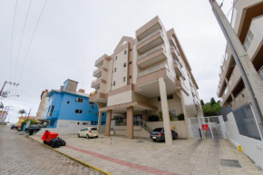 Apartamento a 30m da praia com ampla vista mar